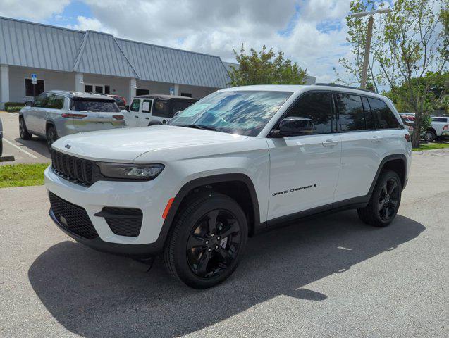 new 2024 Jeep Grand Cherokee car, priced at $35,580