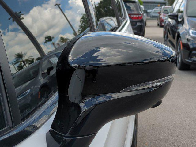 new 2025 Chrysler Pacifica car, priced at $43,032
