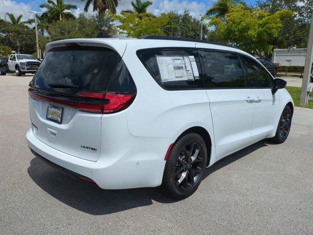 new 2025 Chrysler Pacifica car, priced at $43,032