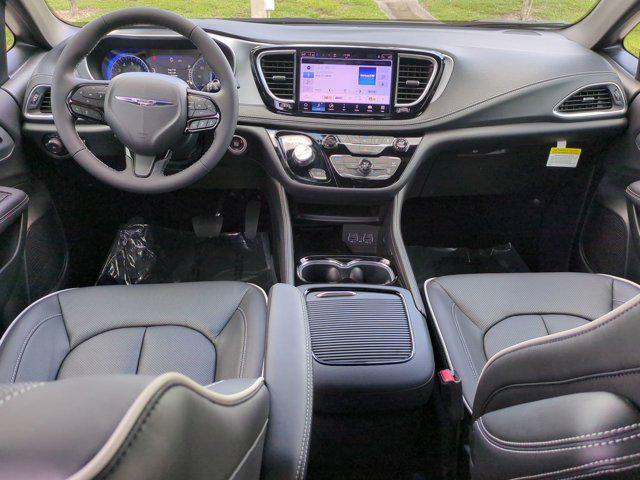 new 2025 Chrysler Pacifica car, priced at $43,032