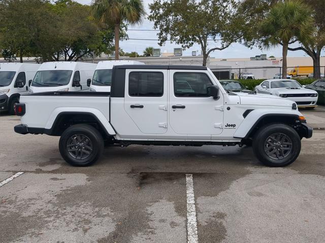 new 2024 Jeep Gladiator car, priced at $44,633