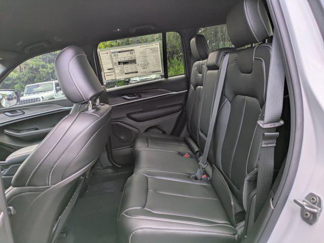 new 2025 Jeep Grand Cherokee car, priced at $40,967