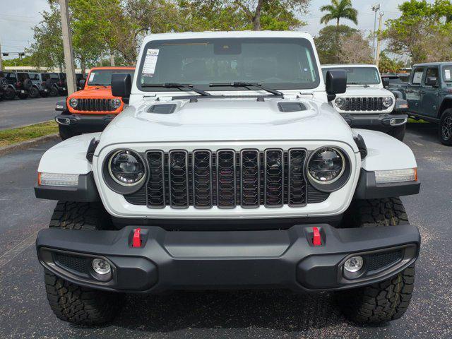 new 2025 Jeep Gladiator car, priced at $43,900