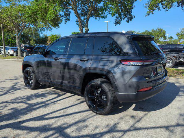 new 2024 Jeep Grand Cherokee car, priced at $36,175