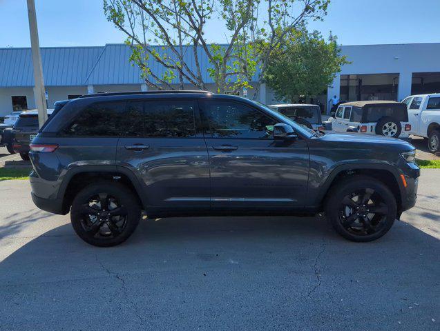 new 2024 Jeep Grand Cherokee car, priced at $36,175