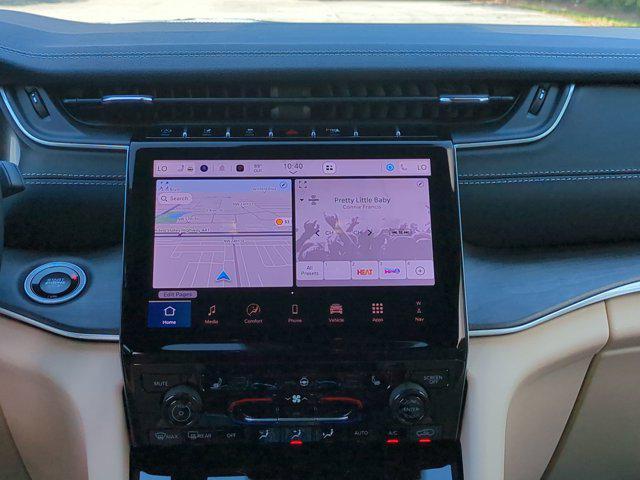 new 2025 Jeep Grand Cherokee car, priced at $38,492