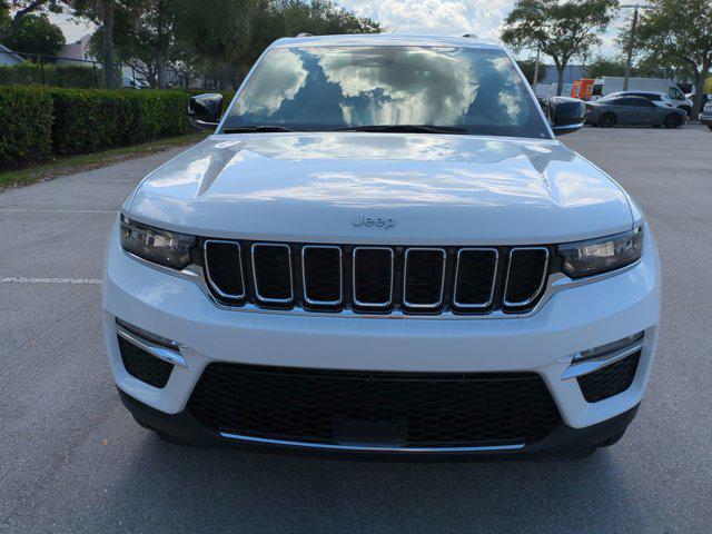 new 2025 Jeep Grand Cherokee car, priced at $38,492
