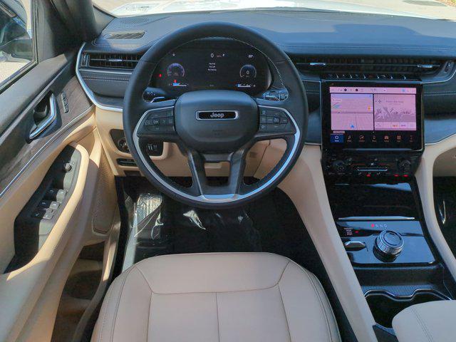 new 2025 Jeep Grand Cherokee car, priced at $38,492