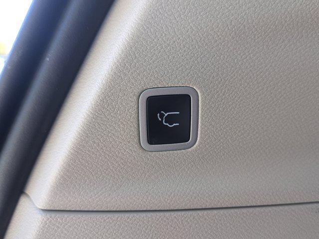 used 2024 Chrysler Pacifica car, priced at $25,919