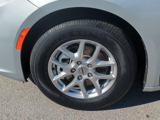 used 2024 Chrysler Pacifica car, priced at $25,919