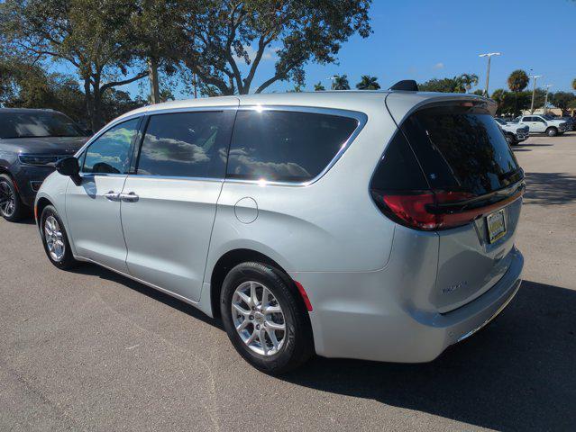 used 2024 Chrysler Pacifica car, priced at $25,919