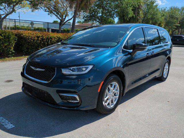 new 2025 Chrysler Pacifica car, priced at $38,098