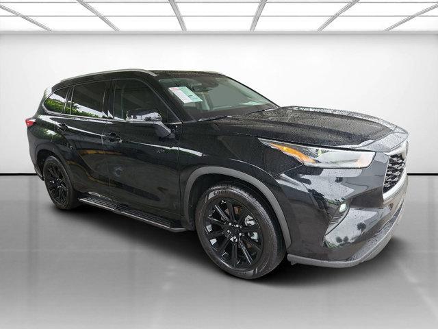 used 2022 Toyota Highlander car, priced at $29,491