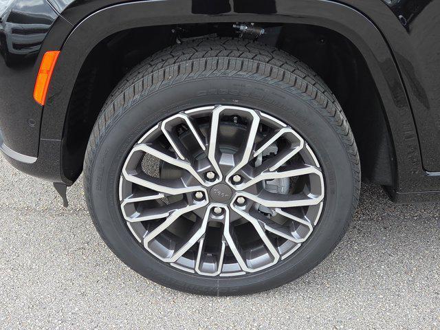 new 2025 Jeep Grand Cherokee L car, priced at $61,902