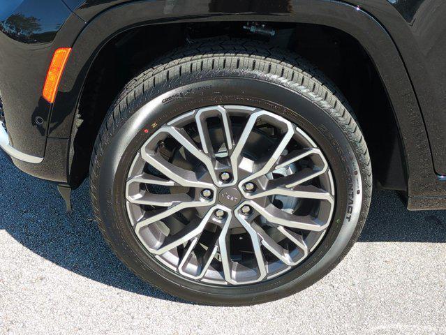 new 2025 Jeep Grand Cherokee L car, priced at $61,902