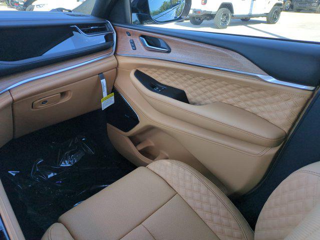 new 2025 Jeep Grand Cherokee L car, priced at $61,902