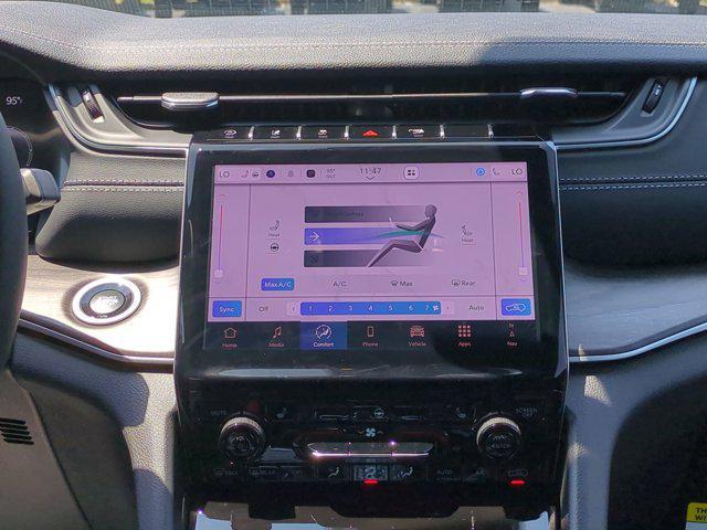 new 2025 Jeep Grand Cherokee car, priced at $39,027
