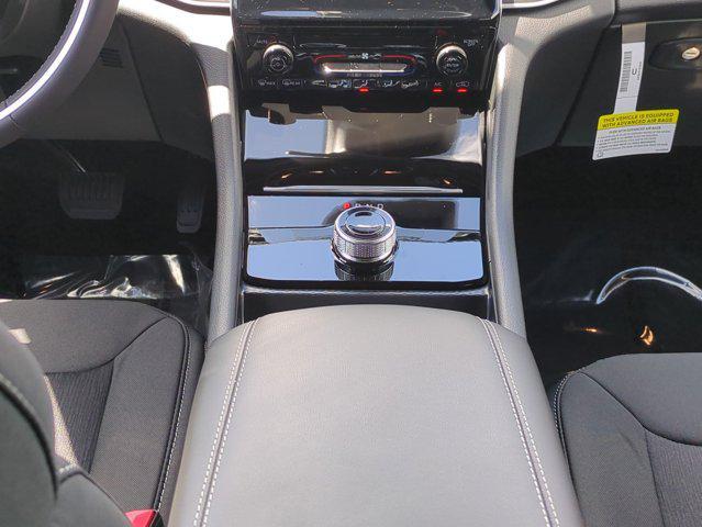 new 2025 Jeep Grand Cherokee car, priced at $32,395