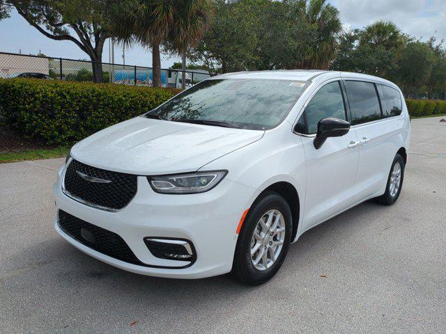 new 2025 Chrysler Pacifica car, priced at $40,246