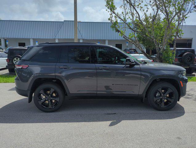 new 2024 Jeep Grand Cherokee car, priced at $36,600