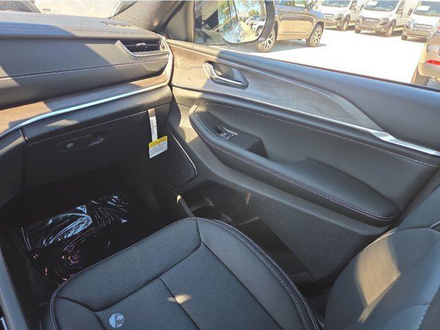 new 2025 Jeep Grand Cherokee car, priced at $51,536