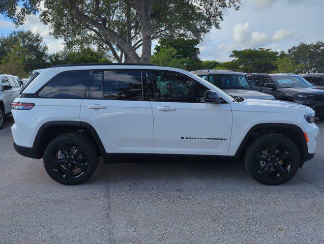 new 2024 Jeep Grand Cherokee car, priced at $35,580