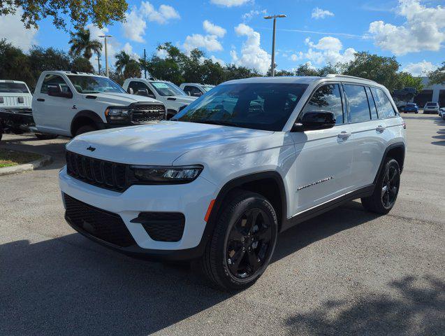 new 2024 Jeep Grand Cherokee car, priced at $35,580