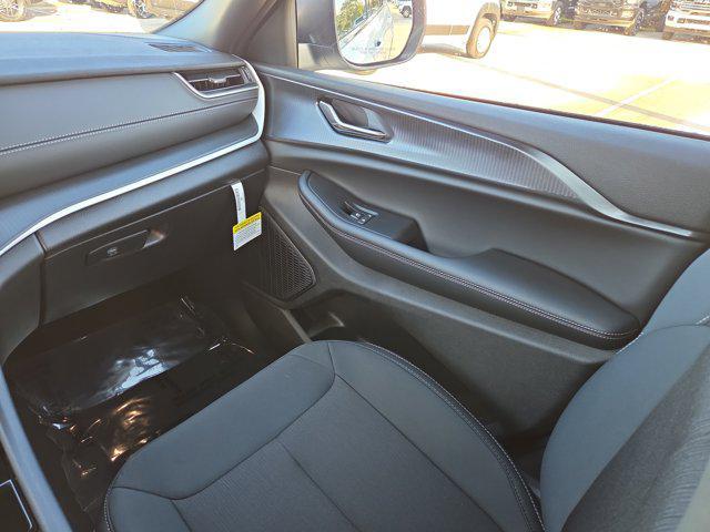 new 2025 Jeep Grand Cherokee L car, priced at $32,748