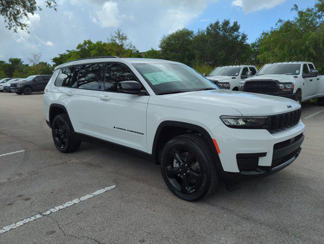 new 2024 Jeep Grand Cherokee car, priced at $35,580