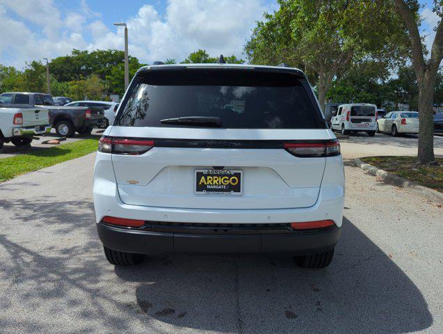 new 2024 Jeep Grand Cherokee car, priced at $35,580