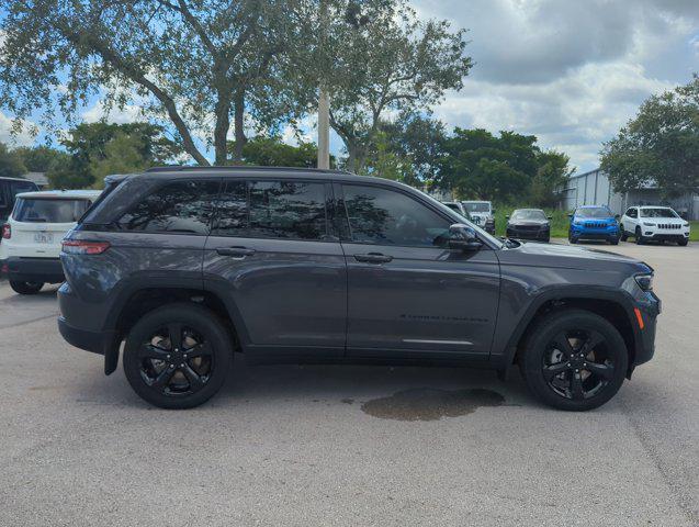 new 2024 Jeep Grand Cherokee car, priced at $36,600