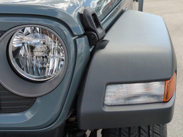 new 2025 Jeep Gladiator car, priced at $38,073