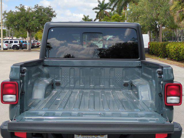 new 2025 Jeep Gladiator car, priced at $38,073