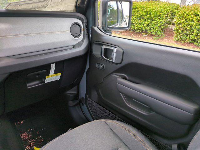 new 2025 Jeep Gladiator car, priced at $38,073