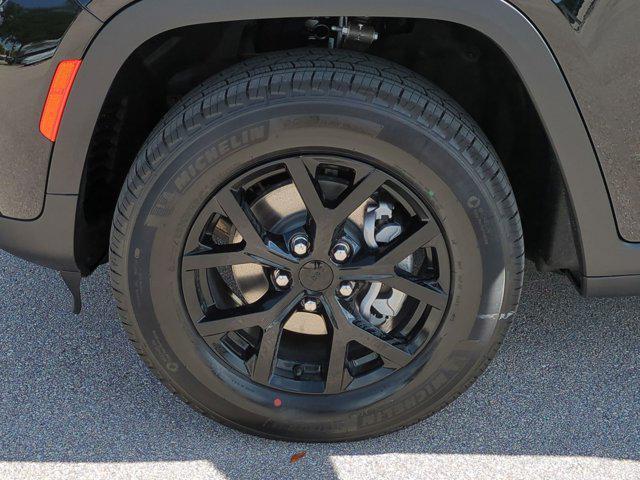 new 2025 Jeep Grand Cherokee car, priced at $35,988
