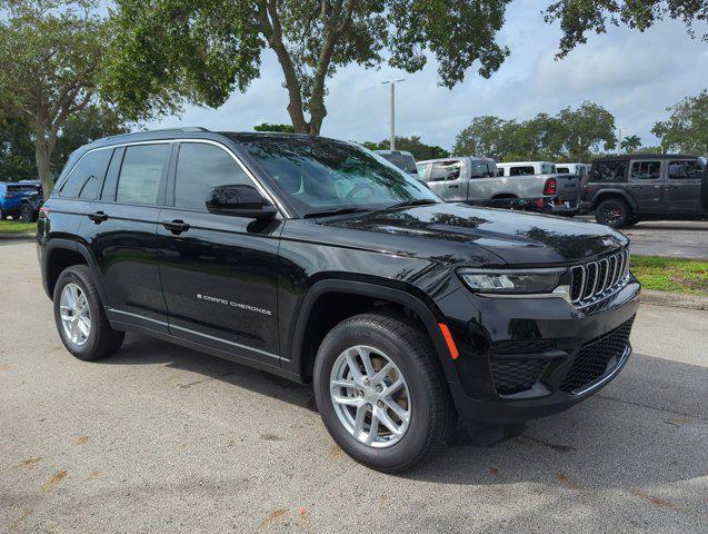 new 2025 Jeep Grand Cherokee car, priced at $34,175