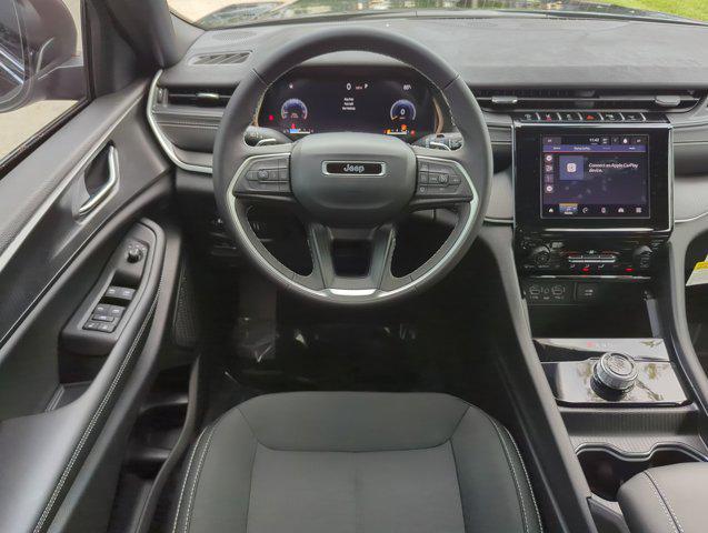 new 2025 Jeep Grand Cherokee car, priced at $34,175