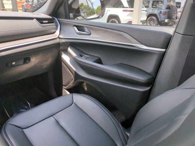new 2025 Jeep Grand Cherokee L car, priced at $39,083