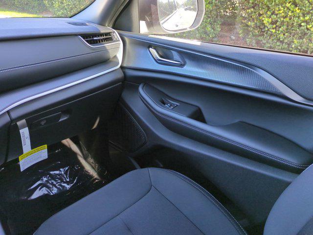 new 2025 Jeep Grand Cherokee car, priced at $30,177