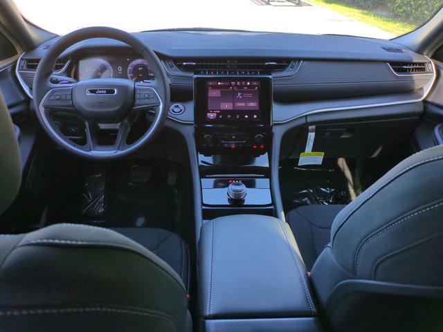 new 2025 Jeep Grand Cherokee car, priced at $30,177