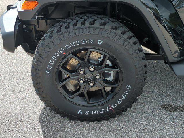 new 2025 Jeep Gladiator car, priced at $41,655