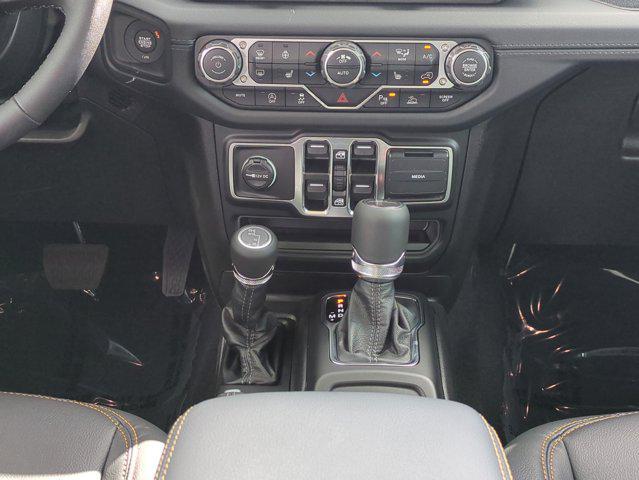 new 2025 Jeep Gladiator car, priced at $41,655