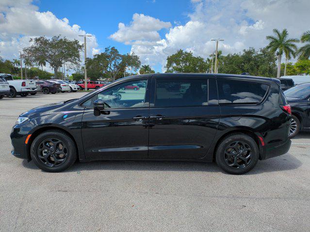 used 2022 Chrysler Pacifica Hybrid car, priced at $29,500
