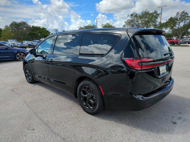 used 2022 Chrysler Pacifica Hybrid car, priced at $29,500
