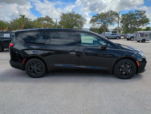 used 2022 Chrysler Pacifica Hybrid car, priced at $29,500
