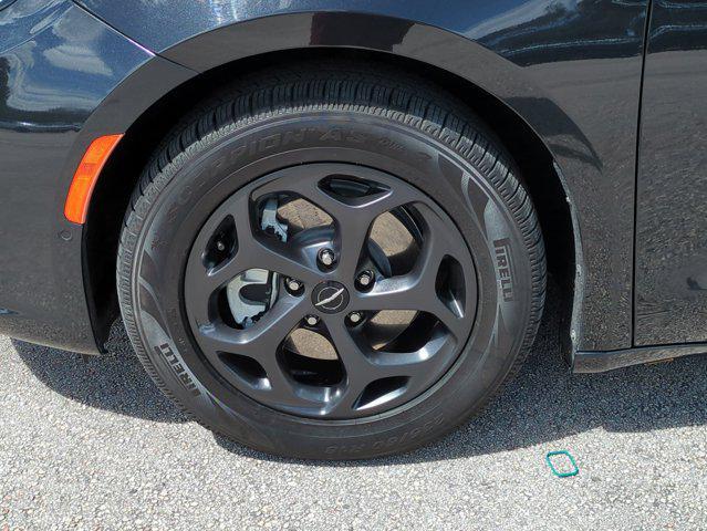 used 2022 Chrysler Pacifica Hybrid car, priced at $29,500