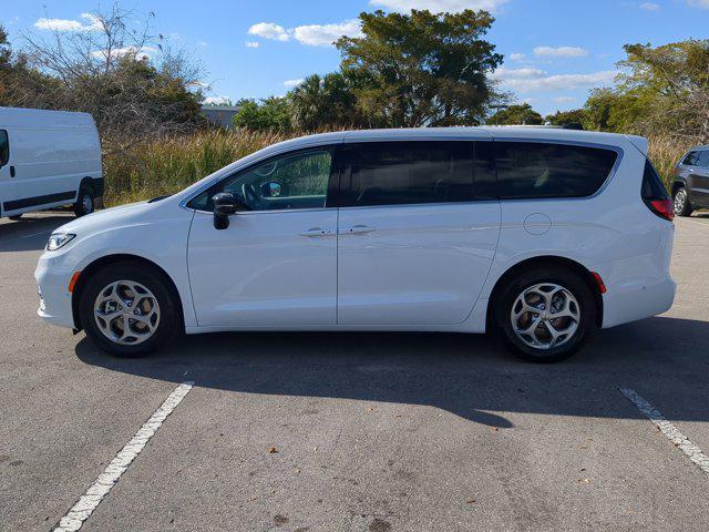 new 2024 Chrysler Pacifica car, priced at $42,165