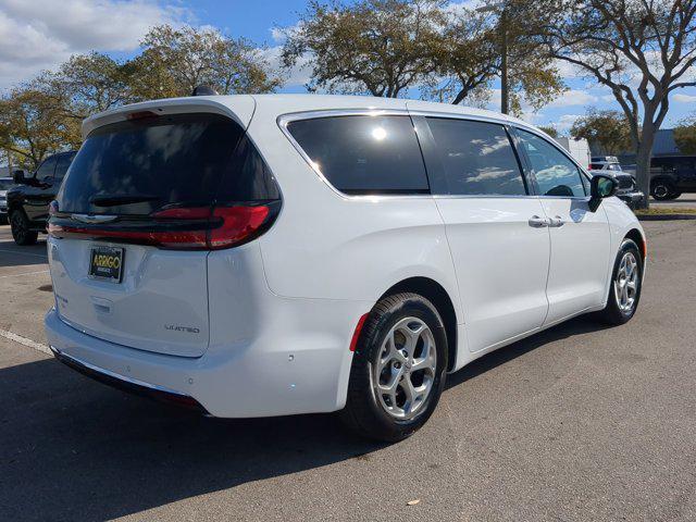 new 2024 Chrysler Pacifica car, priced at $42,165