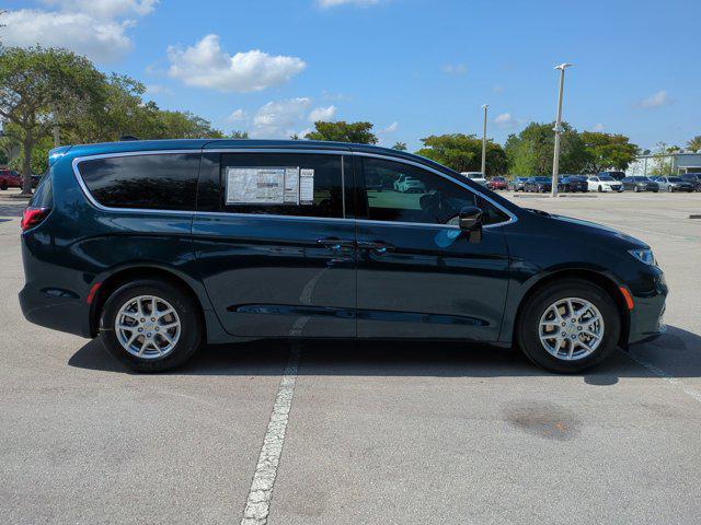new 2025 Chrysler Pacifica car, priced at $45,279