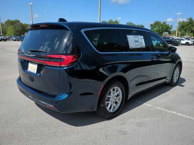 new 2025 Chrysler Pacifica car, priced at $45,279